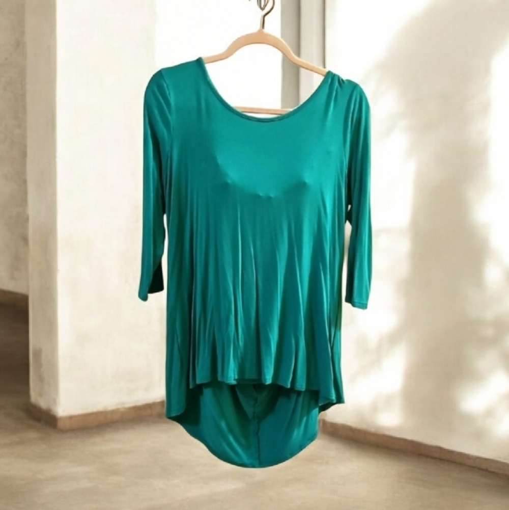 Green Women's Top sexy open back size Med runs large by Kate & Mallory